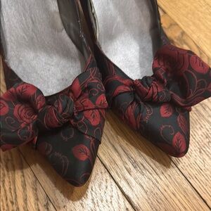 Elegant Black and Red Bow Flats
